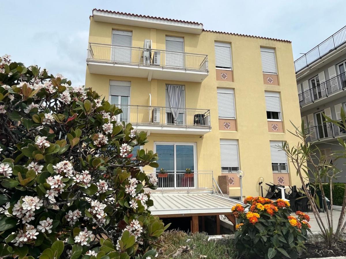 Piccolo Hotel Di Lavagna Exterior foto